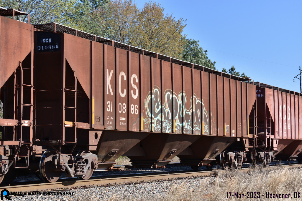 PRN2023030167_400 Kansas City Southern KCS 310886 Hopper Car 60 1" LO C113 3 Bay Covered Ribbed 4750cf